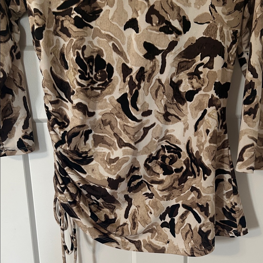 Dana Buchman Women's Tan and Black Floral Blouse - Picture 8 of 8